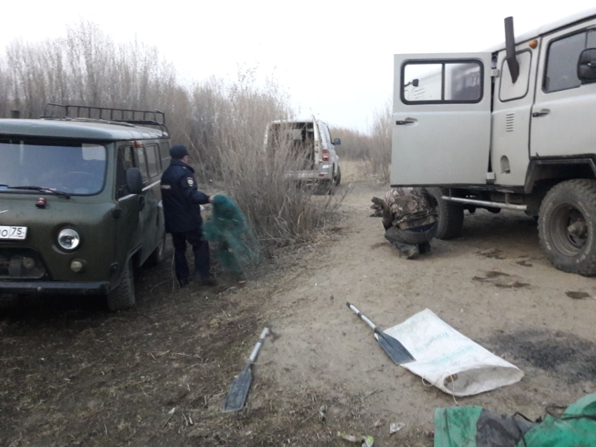 Восемь человек выявили за незаконной рыбалкой на озере Кенон