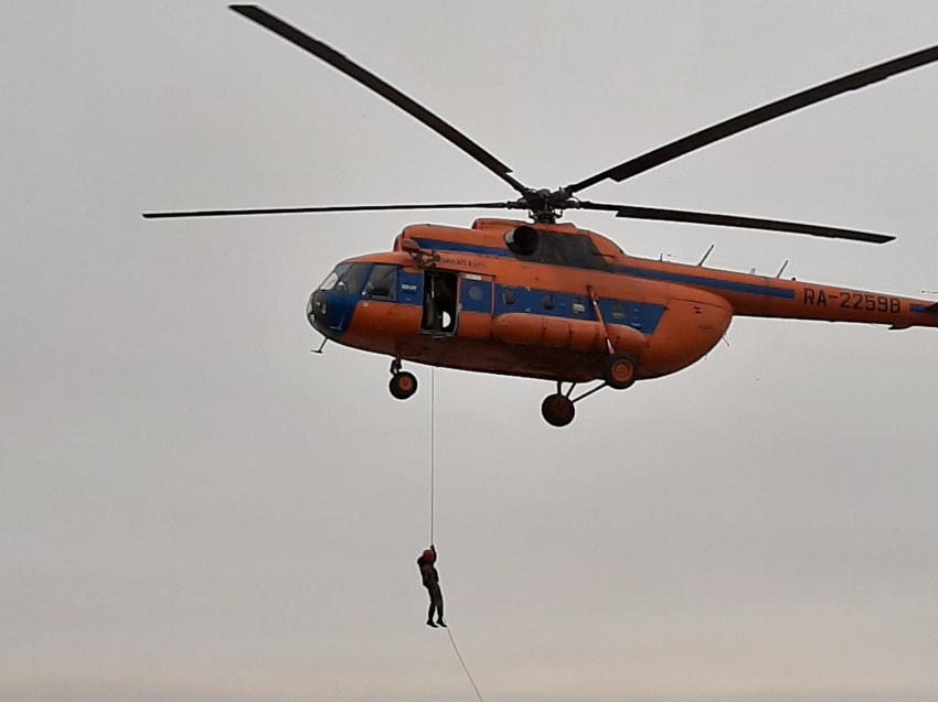 Воздушная часть тренировки десантников-пожарных прошла в Чите