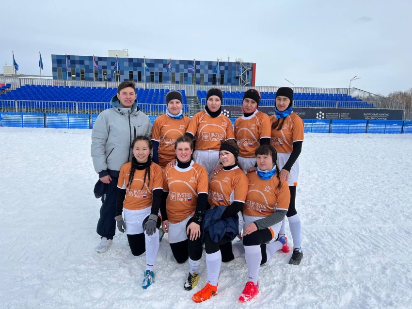 Женская команда ЗабГУ стала бронзовым призёром в соревнованиях по снежному регби