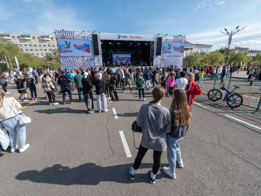 Каждый из нас — часть великого народа: патриотический фестиваль «Русское лето. За Россию» провели в Чите (6+)