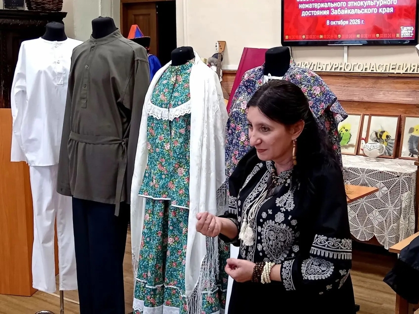 Традиционный бурятский костюм и наряд кыринской казачки представили на смотре культурного наследия Забайкалья
