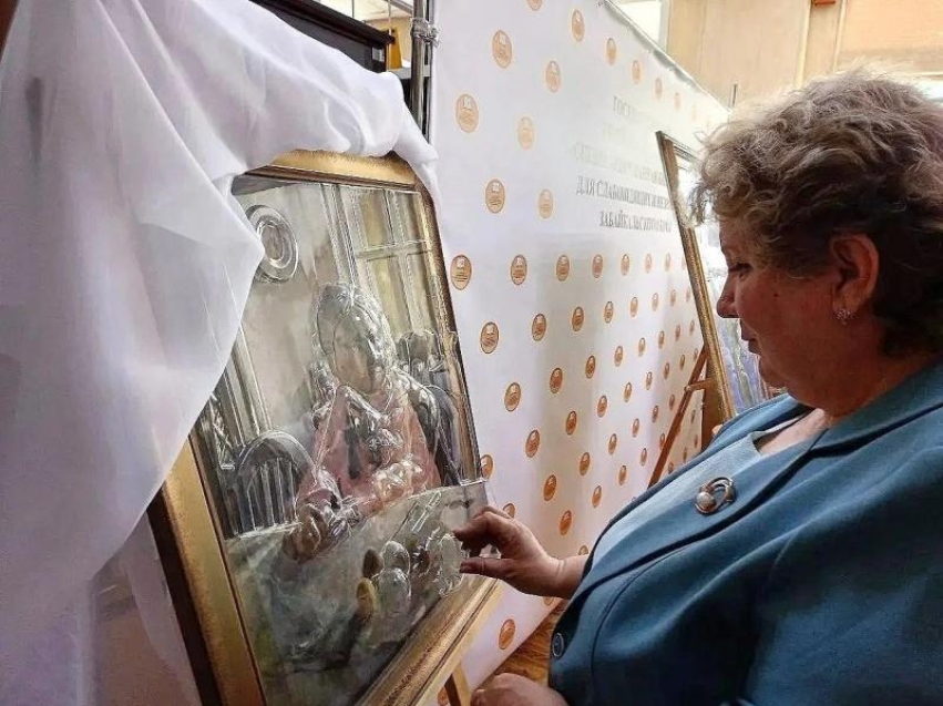 Оригами в полной темноте сделали участники квеста на юбилее библиотеки для слабовидящих и незрячих в Забайкалье