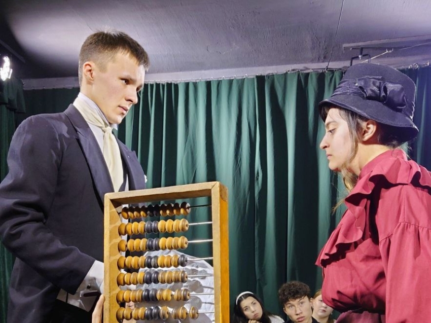 Инсценировку «Грустно и смешно» по рассказам Антона Чехова покажут в библиотеке Читы в честь юбилея писателя