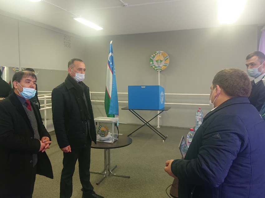 Уполномоченный посетил участок досрочного голосования на выборах президента Узбекистана