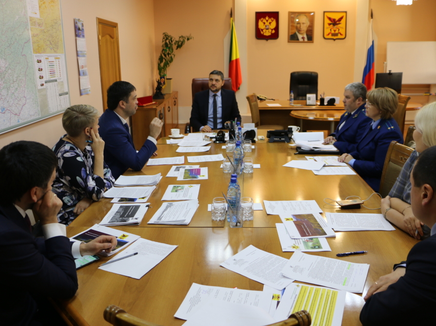 Александр Осипов обсудил проблемы экологии в Забайкалье с Амурским бассейновым природоохранным прокурором 