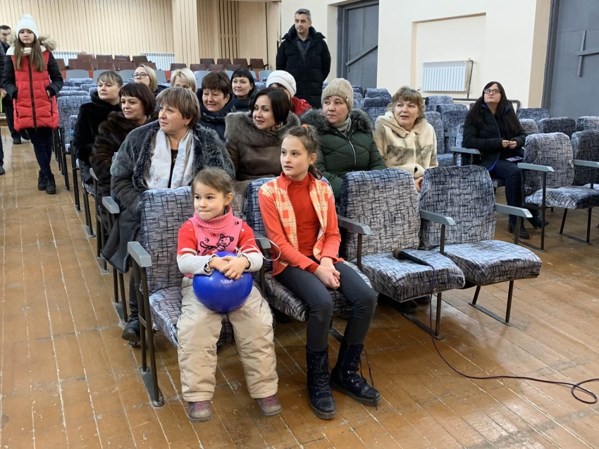 Александр Осипов встретился с жителями поселка Новокручининский