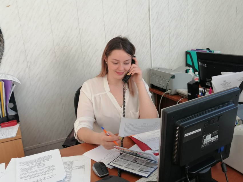Более 800 звонков поступило на горячую линию по вопросам торговли в карантин