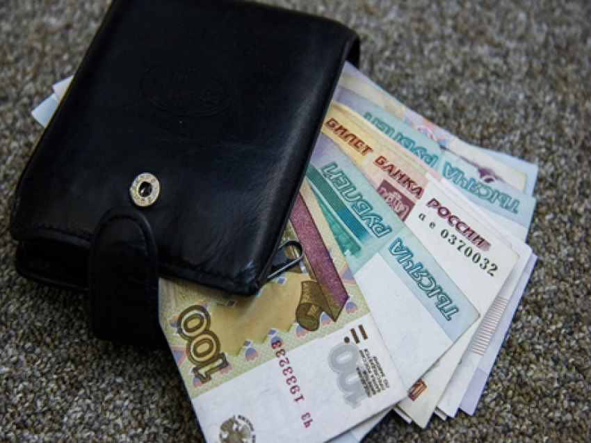 На зарплату бюджетникам выделено более 1,2 миллиарда рублей 