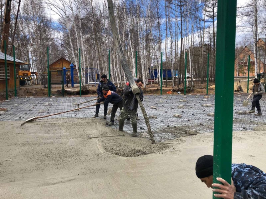 В Забайкальском крае началось строительство универсальных спортивных площадок 
