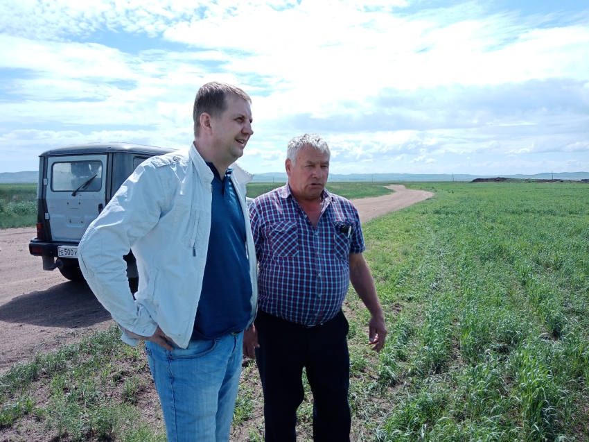 Денис Бочкарев посетил одно из крупнейших агропредприятий Забайкалья