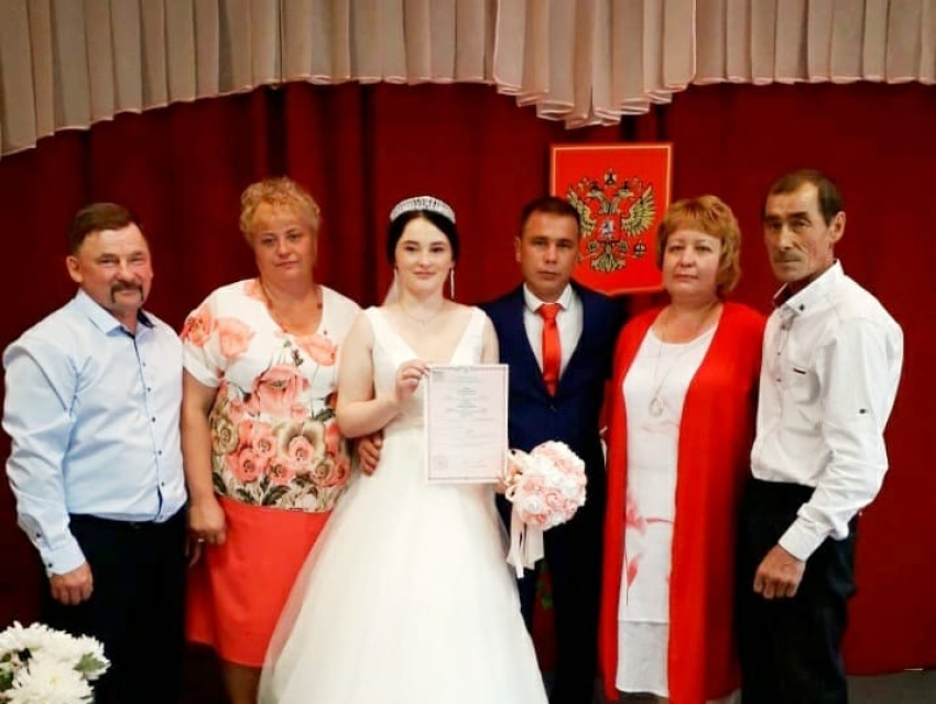 Торжественные регистрации браков начались в Калганском районе 