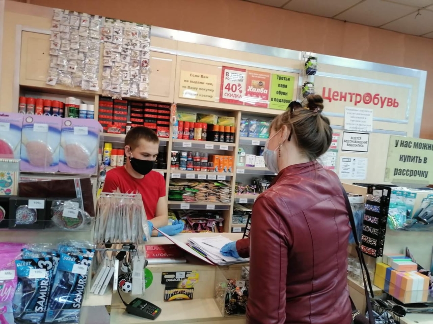 Минэконом Забайкалья возобновляет проверки сфер торговли и услуг из-за новых вспышек COVID-19