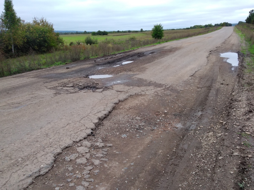 На ремонт дороги, проходящей через восемь сел Красночикойского района, направят 25 миллионов рублей