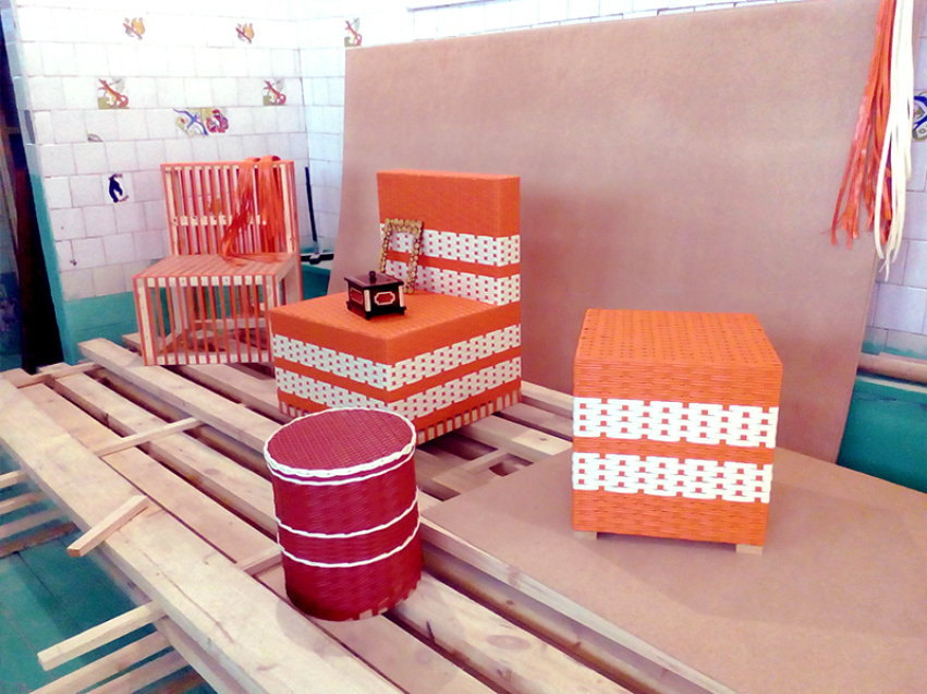 Воспитанники детских центров Забайкалья создают своими руками  мебель из ротанга и другие уникальные вещи 