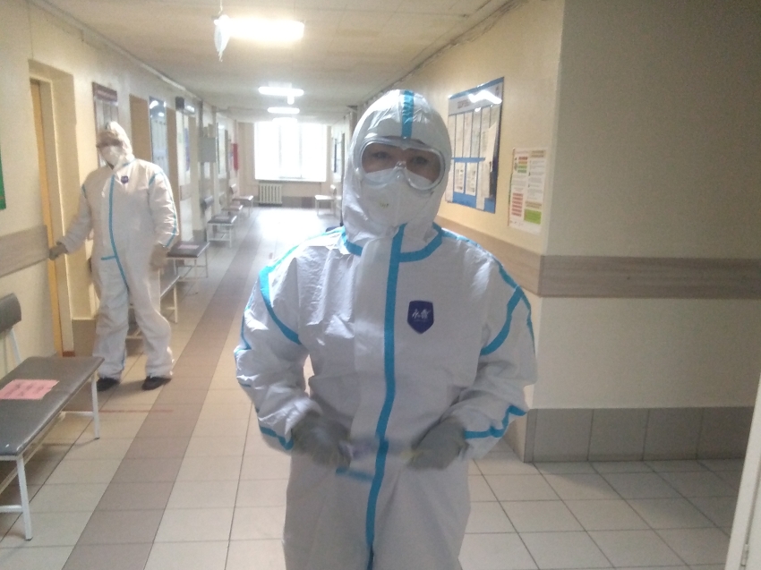 ​Аягма Ванчикова на шесть часов стала врачом COVID-клиники в Чите