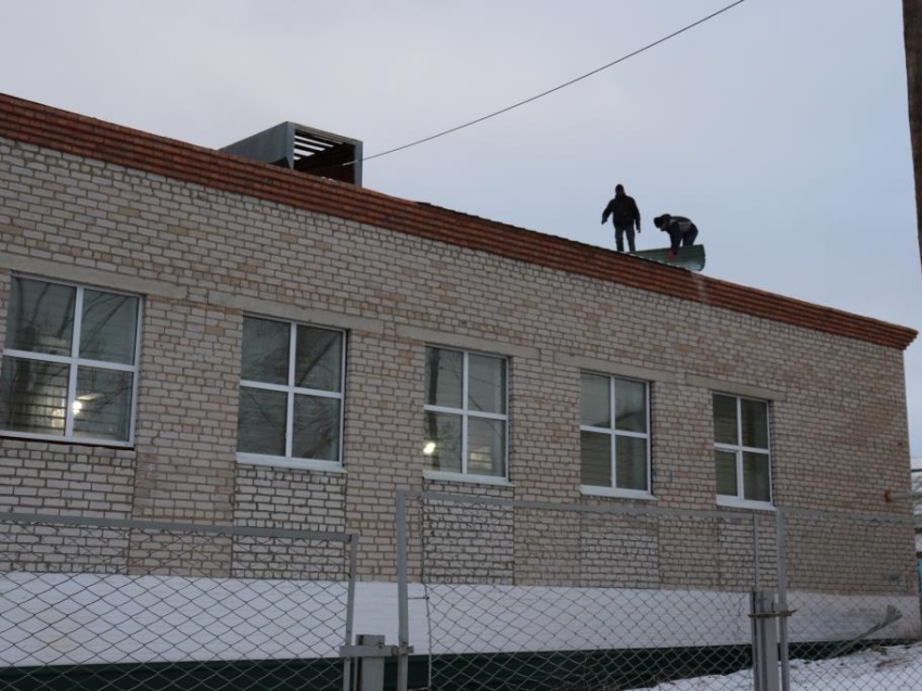 Нацпроект «Образование»: Капитальный ремонт спортзала в Ушарбайской школе подходит к завершению