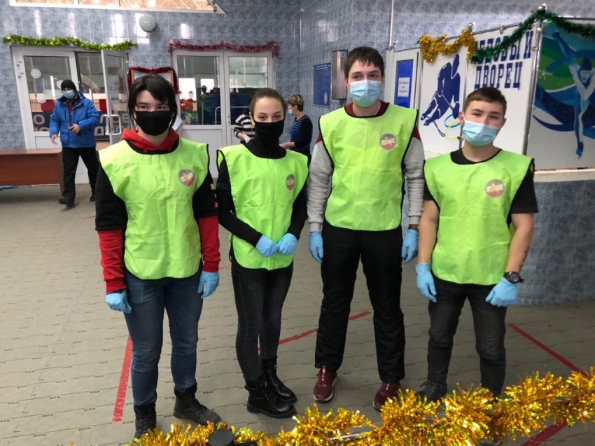 Спортивные волонтеры помогают организовать работу пунктов проката в Чите 