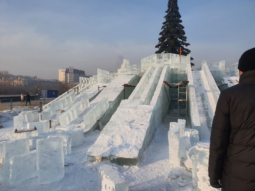 ​Александр Осипов установил крайний срок сдачи ледового городка на центральной площади Читы