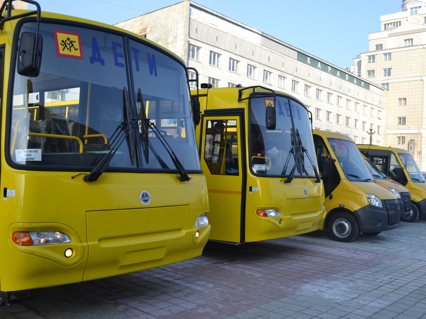 В Забайкалье поступило 12 новых школьных автобусов