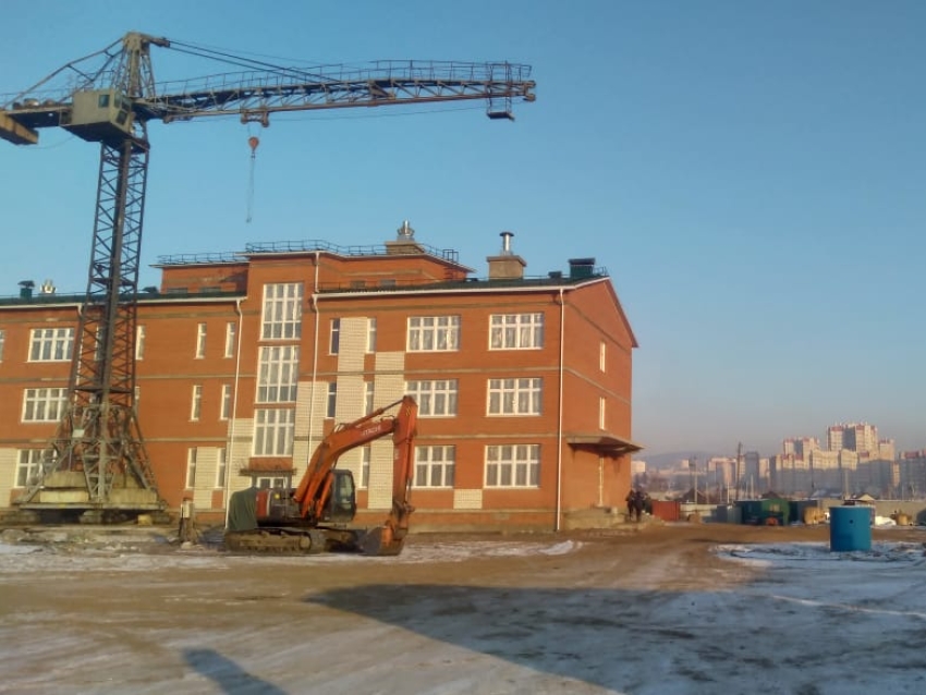 ​Строительство школы на 1100 мест в микрорайоне Октябрьский в Чите планируют завершить в 2021 году 