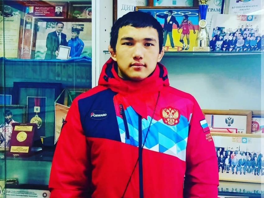 Борец из Забайкалья получил путевку на Первенство России