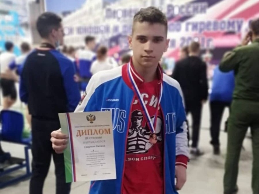 Гиревики Забайкалья выиграли бронзу Первенства России в Омске