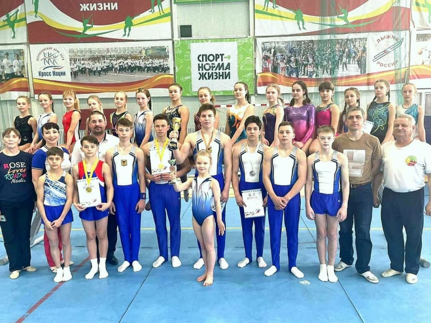 Восемнадцать медалей завоевали гимнасты Забайкалья в Благовещенске