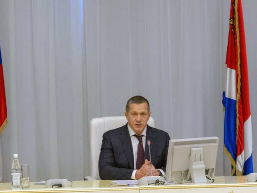 Юрий Трутнев поздравил жительниц Забайкалья с 8 марта 