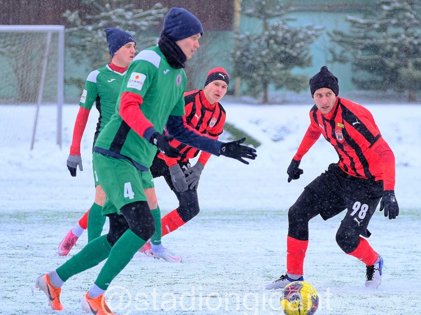 Команда футбольного клуба «​Чита» обыграла московскую команду «​Химки»​ со счетом 4:1