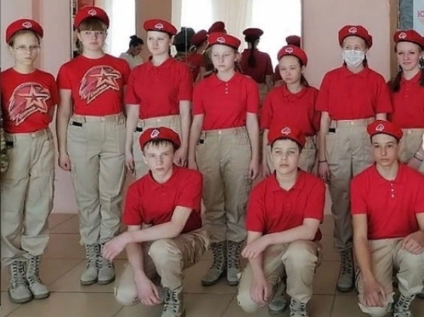 Воспитанников Новоорловского детского центра приняли в юнармейцы