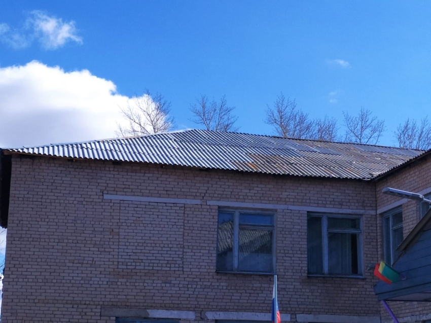 ​Школу в Краснокаменском районе восстановили после шквального ветра