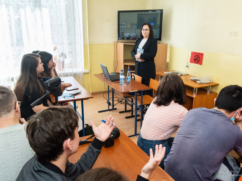 Татьяна Цымпилова провела урок патриотизма в Забайкальском училище культуры