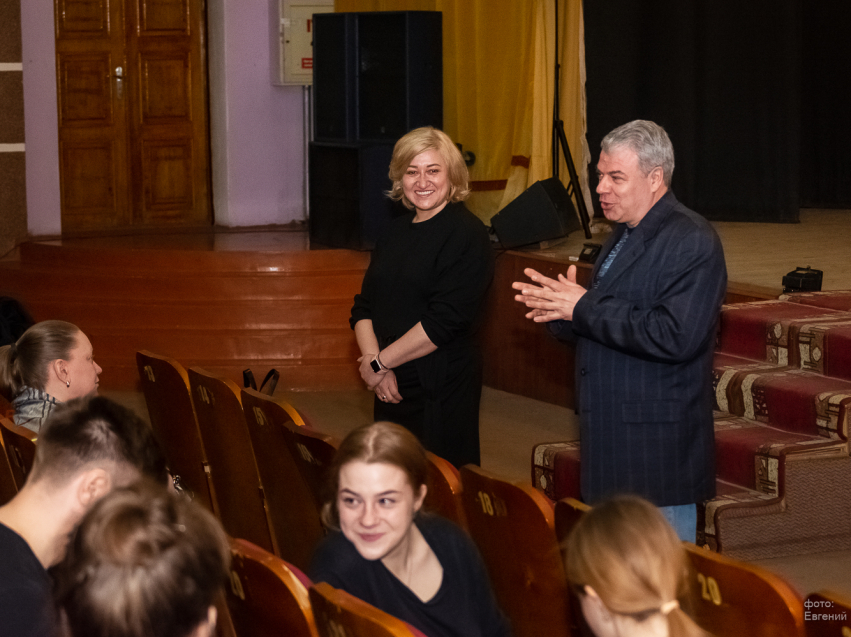 Министр культуры представила «Забайкальским казакам» нового директора