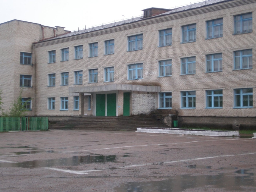 Андрей Кефер: Фасад школы в Чернышевске отремонтируют в рамках госпрограммы