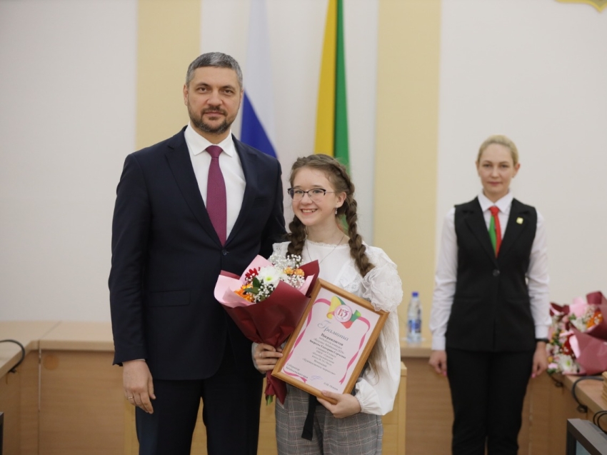 ​Талантливые школьники получили премию губернатора Забайкалья