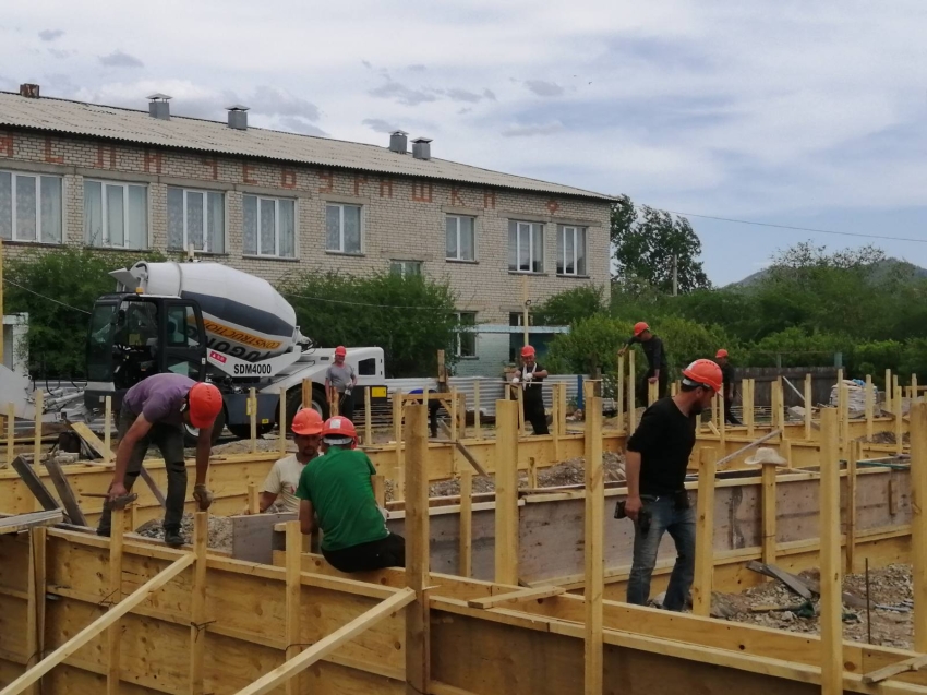 В Дульдурге началось строительство новой пристройки к детскому саду «Чебурашка»