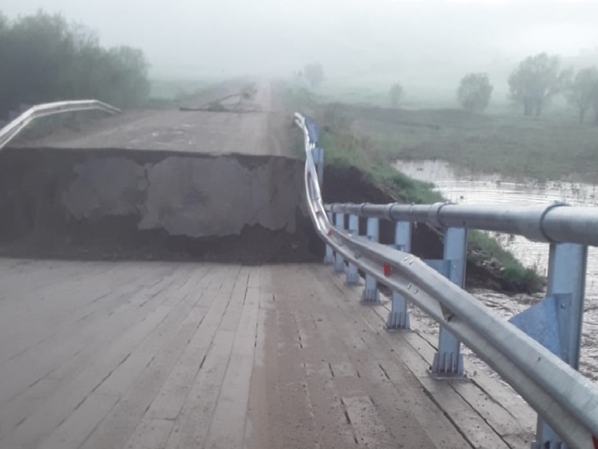 Движение перекрыли на одной из дорог Красночикойского района из-за обрушения моста 