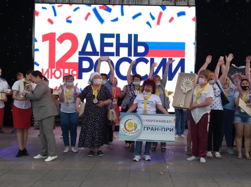 Обладателю гран-при фестиваля «Люди и солнце» вручили сертификат на 180 тысяч рублей