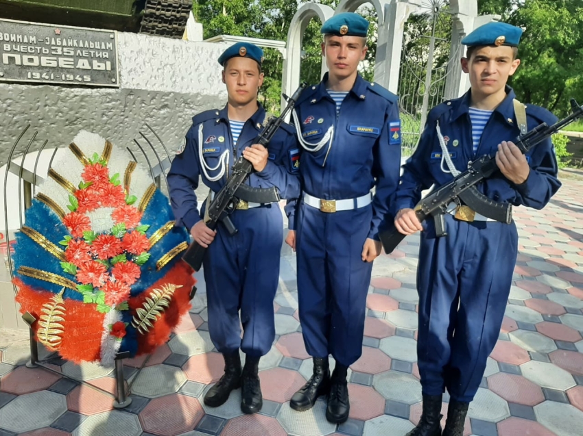 Забайкальские школьники и студенты приняли участие в мероприятиях, посвященных дню памяти и скорби