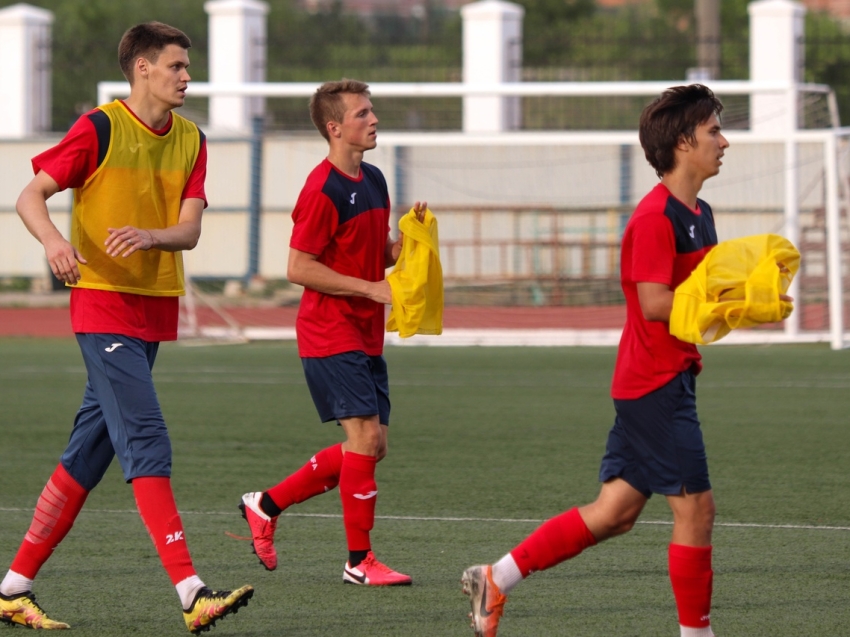 Команда футбольного клуба «Чита» готовится к новому сезону в футбольной национальной лиге – 2 