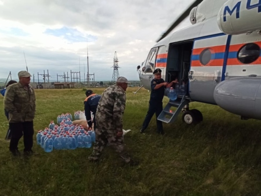 Борт МЧС России доставил продукты в пострадавшие от паводка сёла Забайкалья