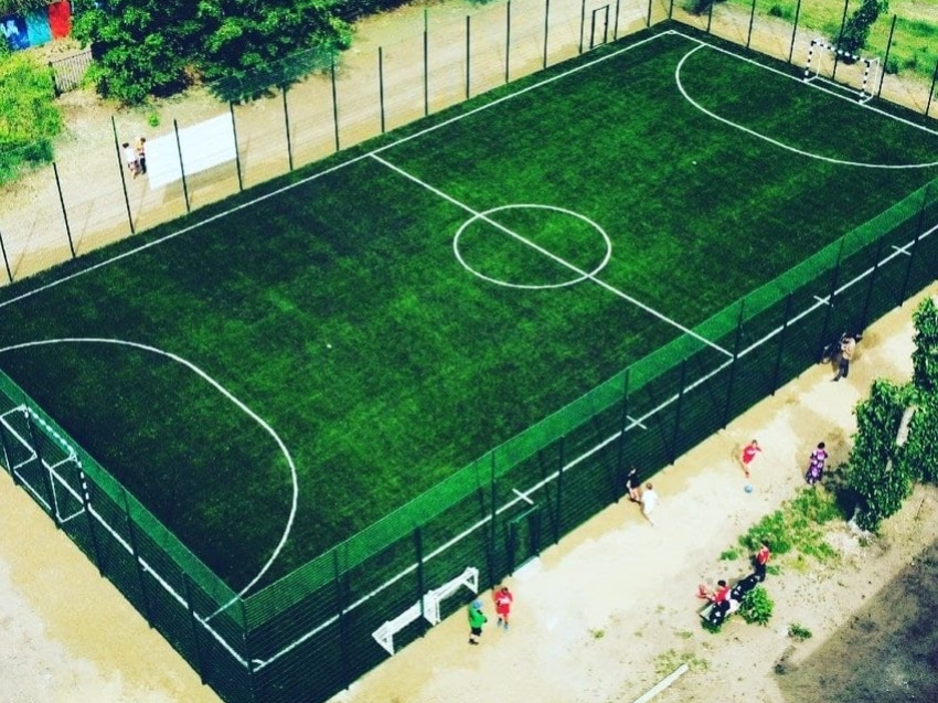 Новую футбольную площадку построили в Чите на средства президентского гранта