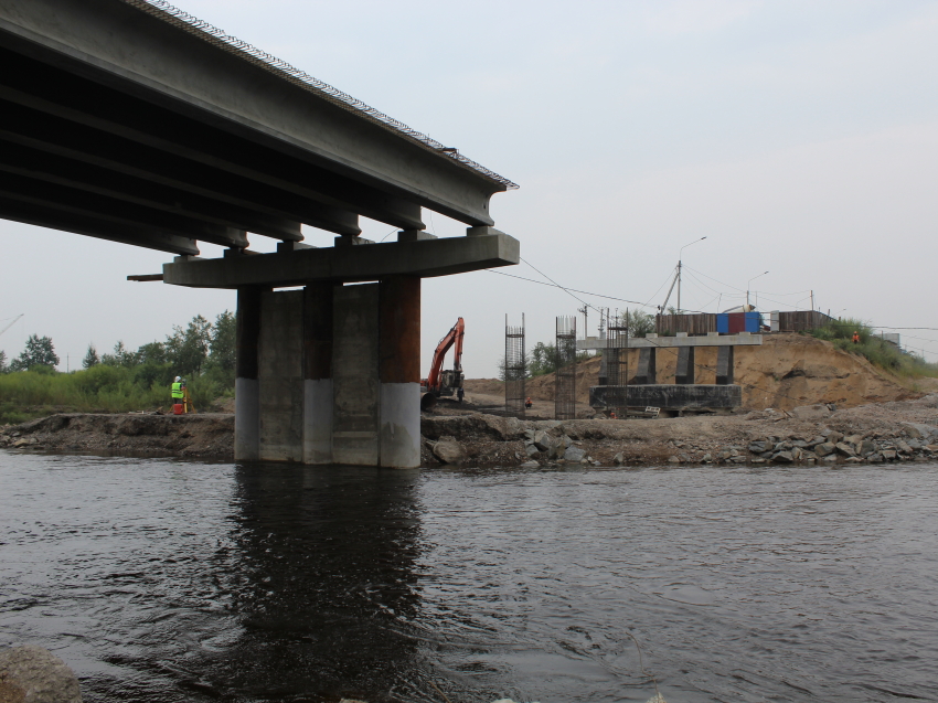 Строительство последней опоры и монтаж балок Каштакского моста в Чите закончат в августе
