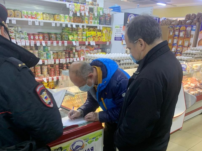 Крупные торговые центры Читы за один день трижды нарушили антиковидные меры