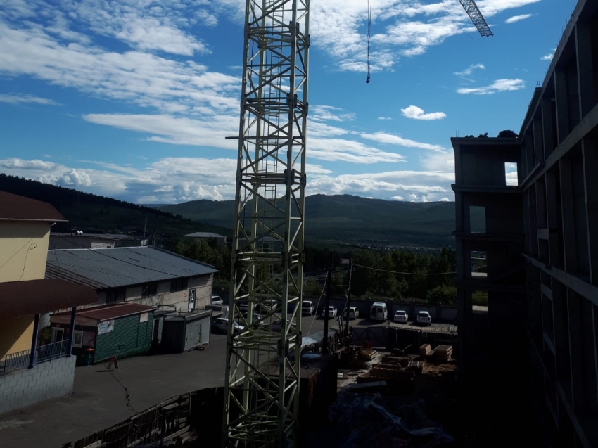 Специалисты Госинспекции Забайкалья проверили ход строительства торгового центра «Витэн» в Чите