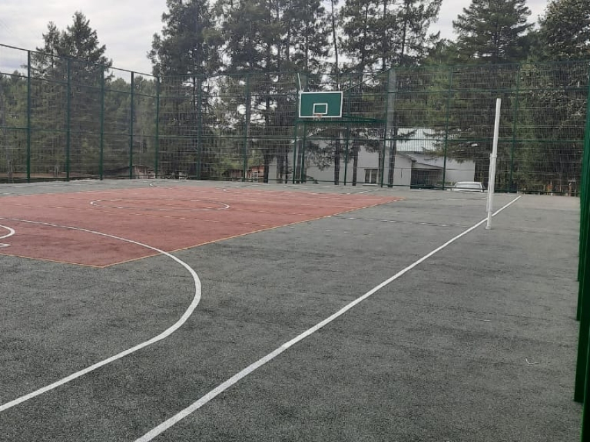 Строительство игровой спортивной площадки завершилось в Тунгиро-Олёкминском районе