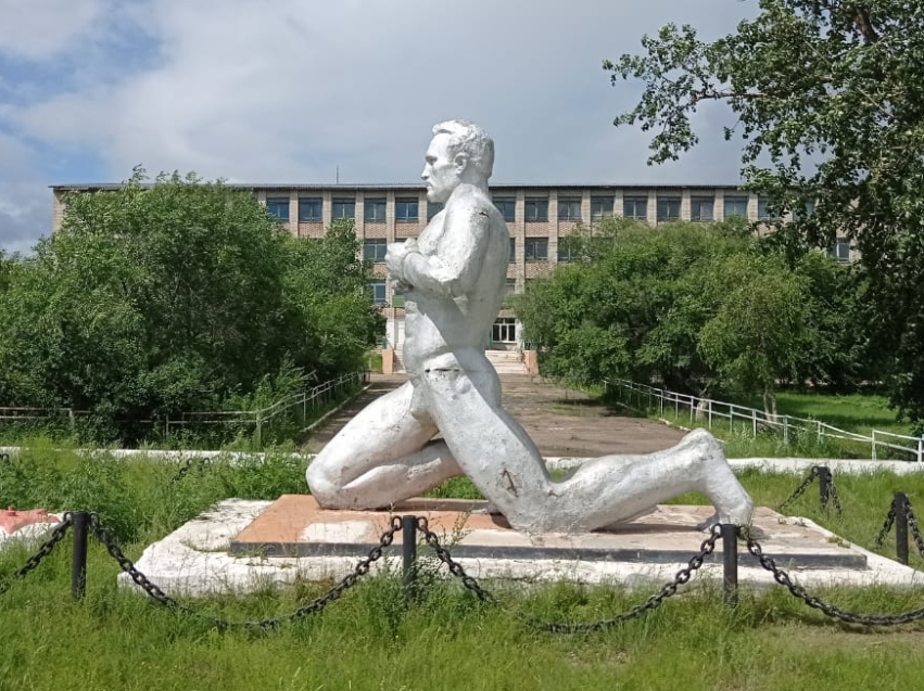 Мемориал «Борцам революции» отреставрируют в забайкальском селе Маккавеево