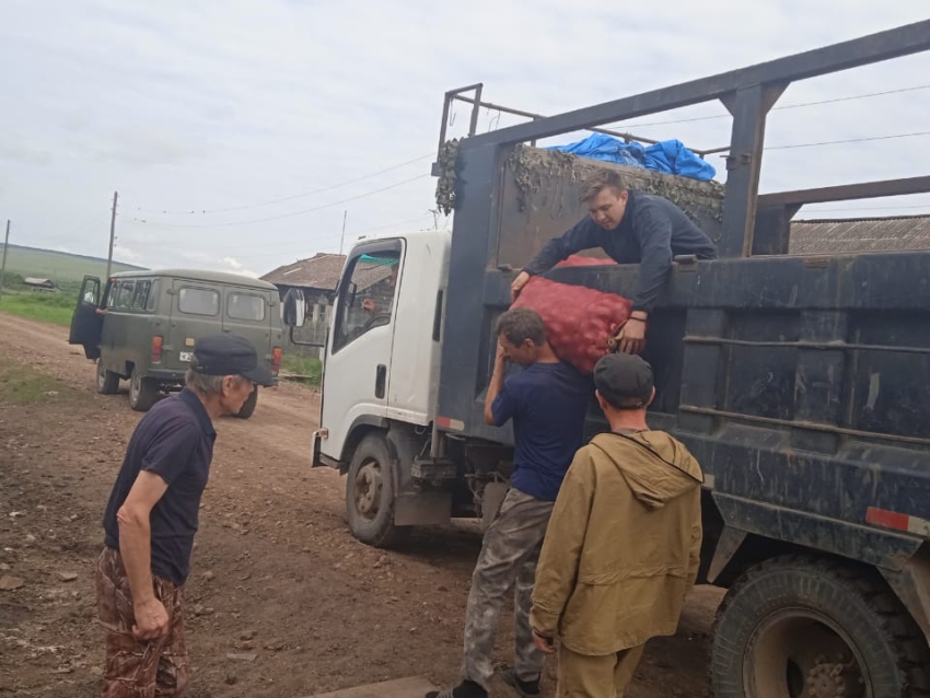 Доставка овощных наборов пострадавшим от паводка завершилась досрочно в Забайкалье