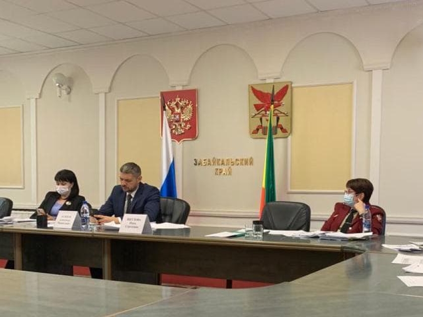 ​Александр Осипов: Правительство Забайкалья рассматривает возможность введения каникул с 23 октября