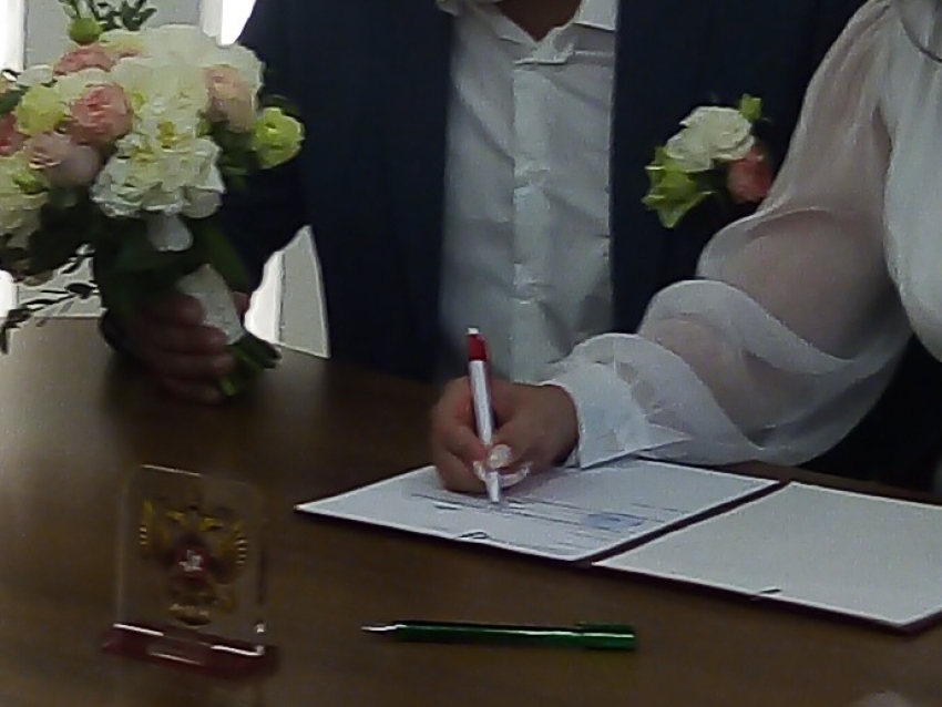   В Краснокаменском районе Забайкалья с начала года зарегистрирован четырехсотый брак молодоженов